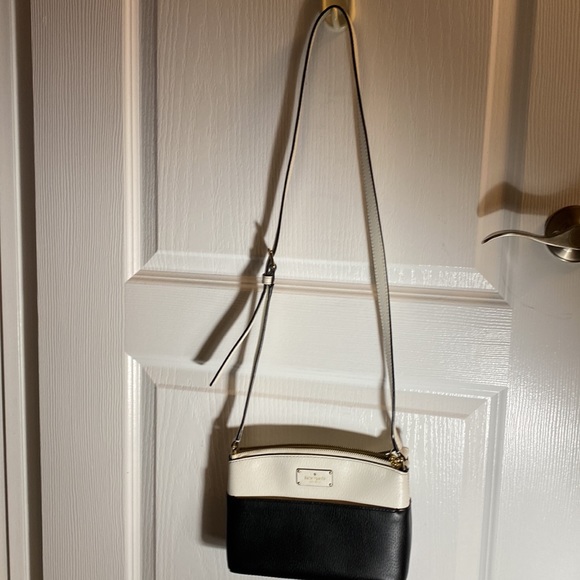New Kate Spade Purse - Picture 2 of 3